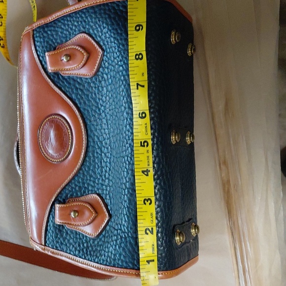 DOONEY AND BOURKE Chic Black and Tan Crossbody Bag - Picture 9 of 11